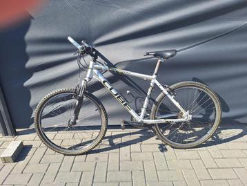 cube attention mountainbike  beschikbaar voor biedingen