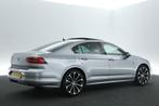 Volkswagen Passat 1.5 TSI 150PK Highline R-Line € 21.900,0, Nieuw, Origineel Nederlands, Zilver of Grijs, 5 stoelen
