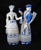 Hollohaza - Jager met zijn vrouw in traditioneel Hongaars, Ophalen, Zo goed als nieuw, Mens