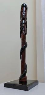 Houten beeld: Afrikaanse vrouw met slang omwikkeld gelakt, Ophalen