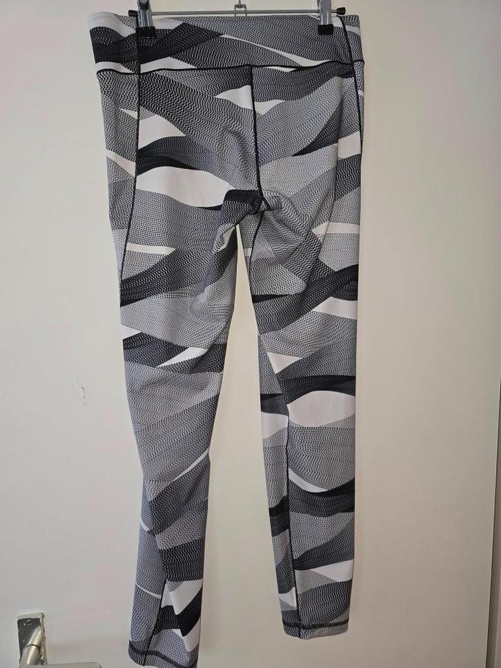 leuke sportbroek maat M  (k6, Kleding | Dames, Sportkleding, Gedragen, Fitness of Aerobics, Zwart, Ophalen of Verzenden