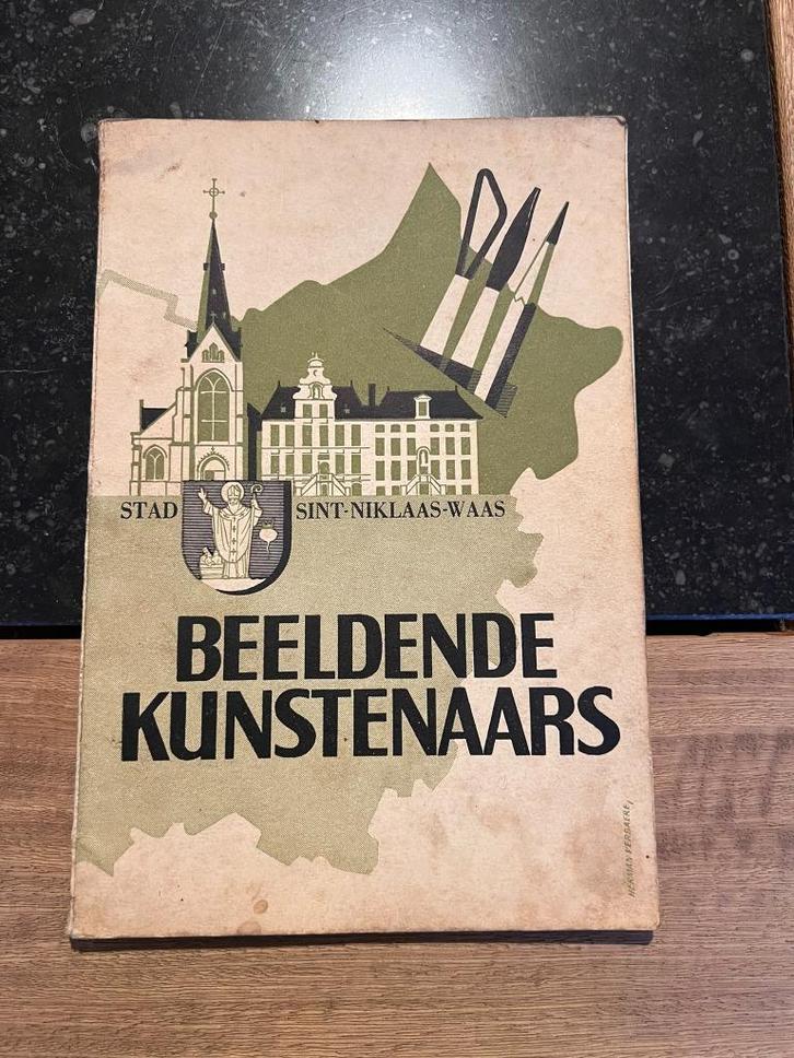 Beeldende kunstenaars - Stad Sint-Niklaas-Waas, Boeken, Kunst en Cultuur | Beeldend, Gelezen, Schilder- en Tekenkunst, Ophalen of Verzenden