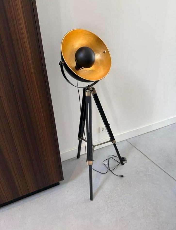 Stijlvolle Tripod Vloerlamp, Huis en Inrichting, Lampen | Vloerlampen, Zo goed als nieuw, 150 tot 200 cm, Metaal, Ophalen