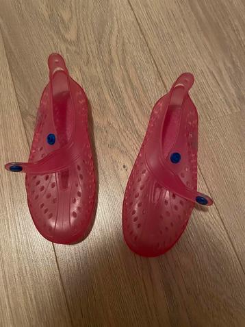 Slippers waterschoenen diverse allemaal voor 5,- samen  beschikbaar voor biedingen