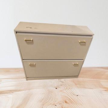 A separate two-tier shoe rack, each drawer has two tiers. beschikbaar voor biedingen