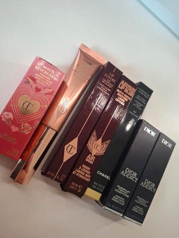 Makeup beschikbaar voor biedingen