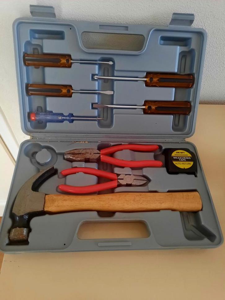 Gereedschapset in koffer., Doe-het-zelf en Verbouw, Gereedschapskisten, Gebruikt, Gevuld, Ophalen of Verzenden