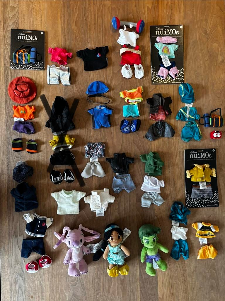 Disney Nuimo poppetjes kleertje en accessoires €5,-, Verzamelen, Disney, Ophalen of Verzenden, Overige figuren, Zo goed als nieuw
