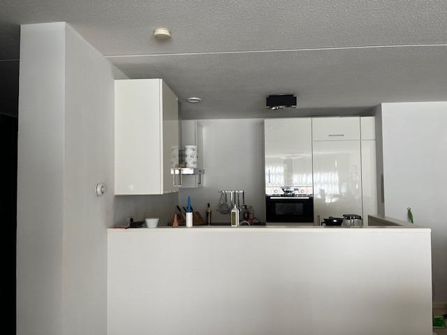 Keuken U-vorm wit; kleine prijs zelf demonteren, Huis en Inrichting, Keuken | Complete keukens, Gebruikt, U-keuken, Wit, Kunststof