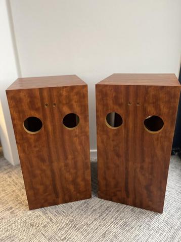 Wharfedale Linton | Walnnot | Lege omhulzen beschikbaar voor biedingen