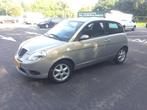 Lancia Ypsilon 1.2 Oro. Airco, Trekhaak, 2de Eigenaar., Voorwielaandrijving, Stof, 400 kg, Beige