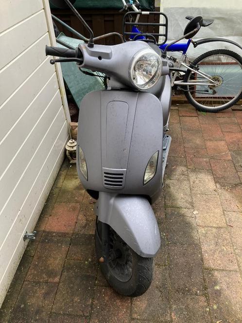 Nette scooter  THURBHO RL-50 / Blauw kenteken maar rijd 50, Fietsen en Brommers, Snorfietsen en Snorscooters, Zo goed als nieuw