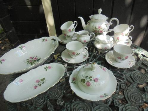 Ontbijt- Gebak- en Dinerservies Seltmann Weiden roze roosjes, Antiek en Kunst, Antiek | Servies los, Ophalen of Verzenden