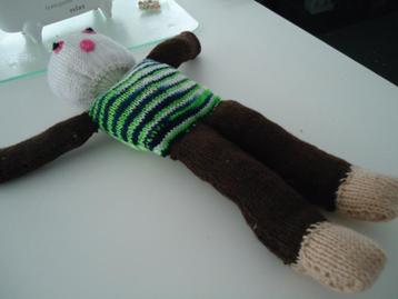 gebreide pop 37 cm beschikbaar voor biedingen