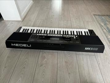 Medeli MK300 beschikbaar voor biedingen