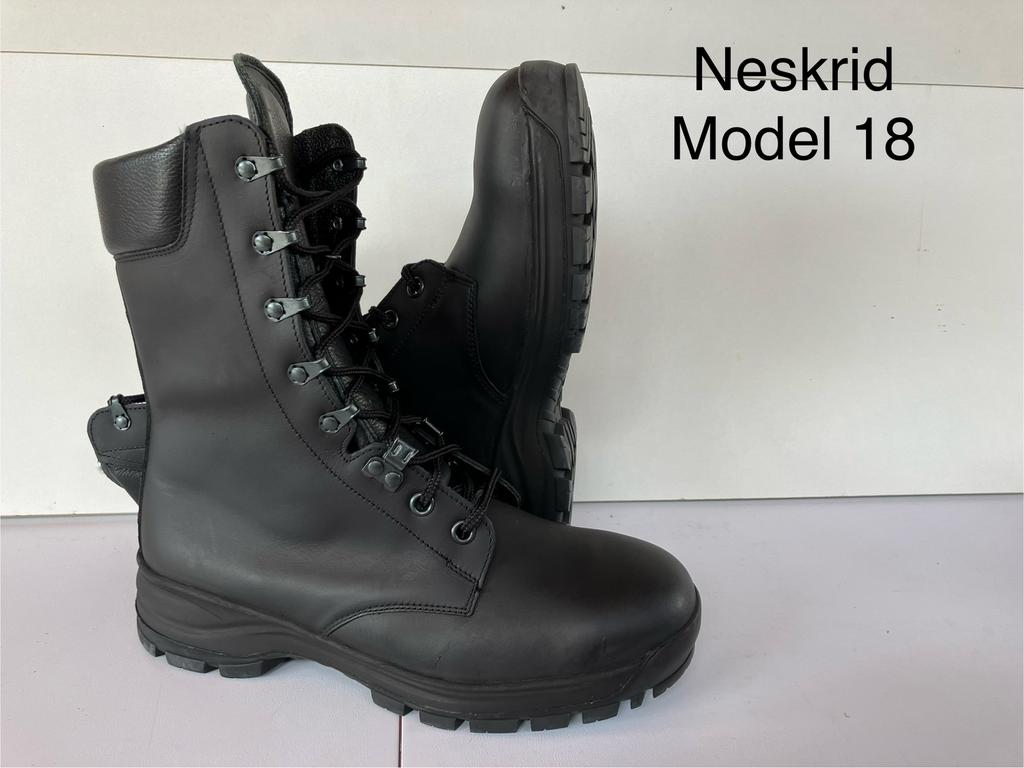 Verschillende maten Neskrid legerkisten, Nl, Neskrid, Schoenen, Nieuw