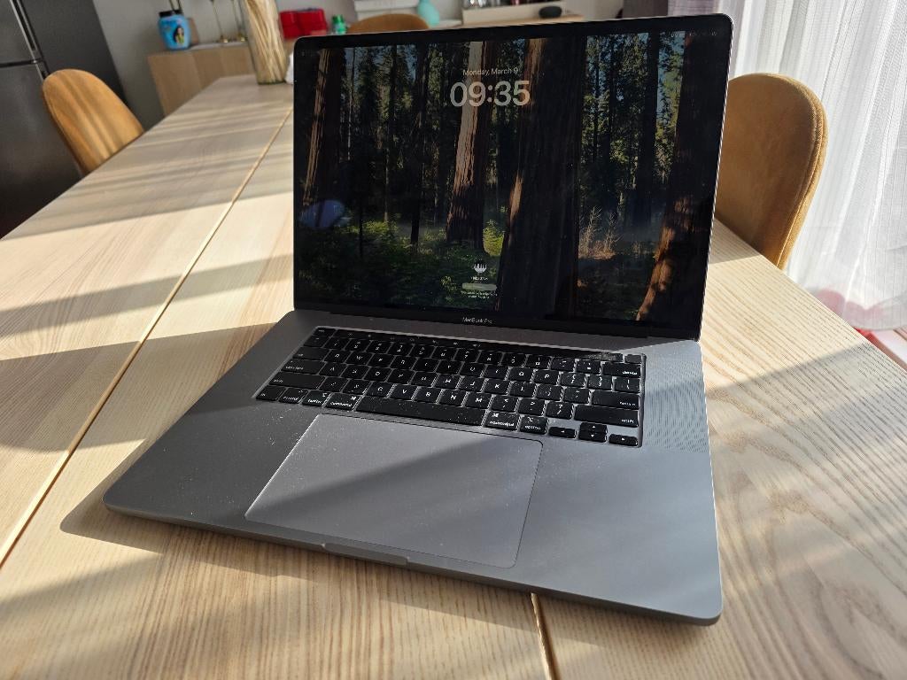 Macbook Pro 2019 16" i9 2.4GHz 5600M 32GB RAM 2TB SSD, MacBook Pro, 1 TB of meer, Gebruikt, 2 tot 3 Ghz