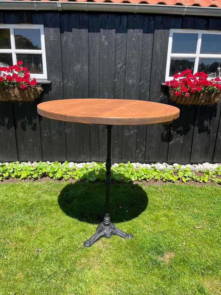 Prachtige statafel met gietijzeren tafelpoot, eikenhout blad, Ophalen