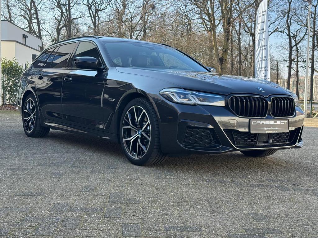BMW 5 Serie Touring 530e xDrive High Executive – M Sport, 1998 cc, 1935 kg, Gebruikt, Zwart