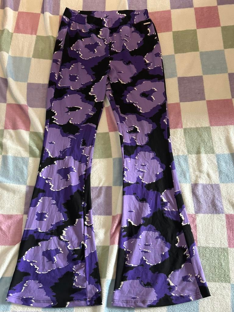 Colourful Rebel flared pants paars/zwart, maat L, Kleding | Dames, Broeken en Pantalons, Ophalen of Verzenden, Zo goed als nieuw