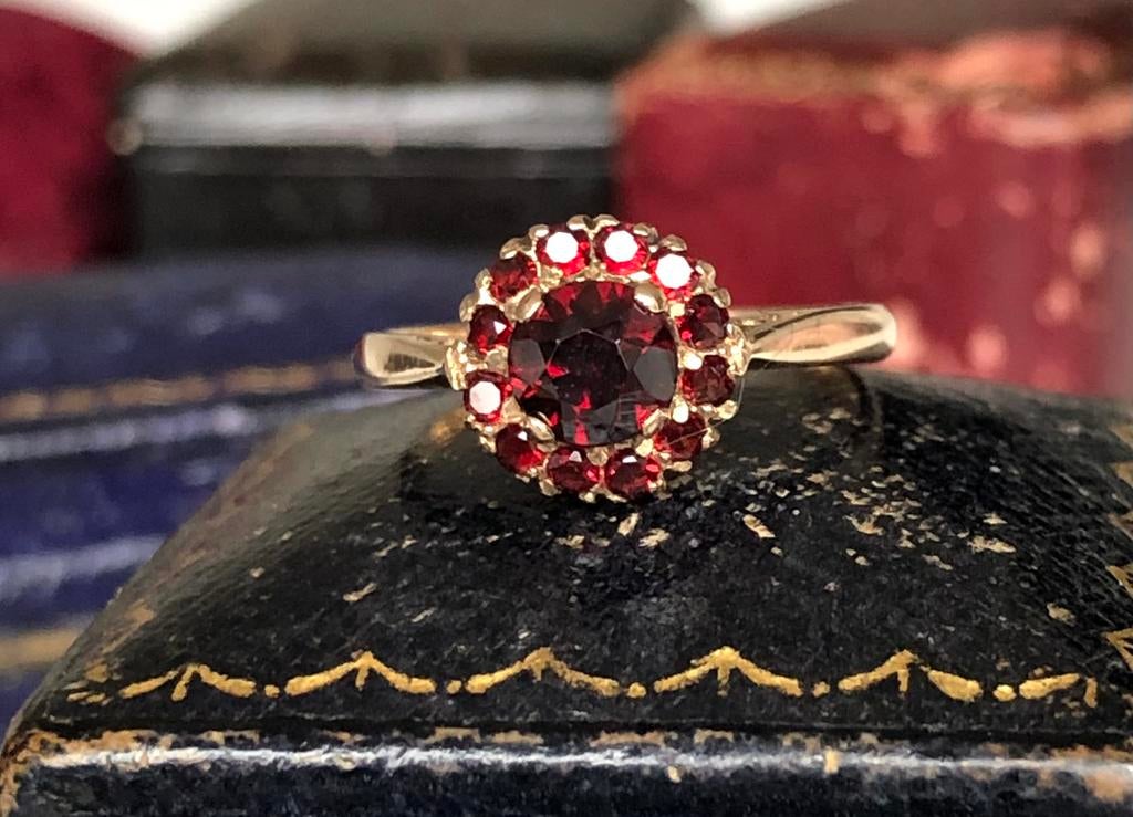 Vintage 9k gouden ring granaat granaten maat 17 1/4, Gebruikt, Ophalen of Verzenden, 17 tot 18, Met edelsteen