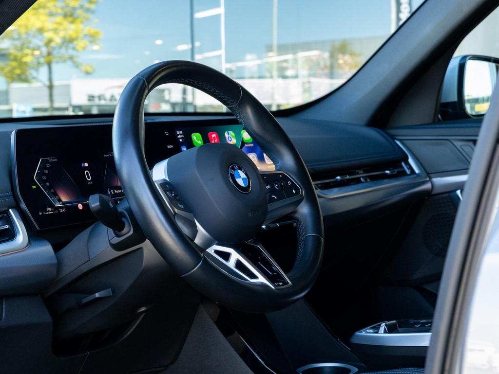 BMW X1 sDrive20i M-Sport|Sfeer|Trekhaak|1e eig|Nieuwstaat, 1525 kg, Origineel Nederlands, Bedrijf, 3 cilinders