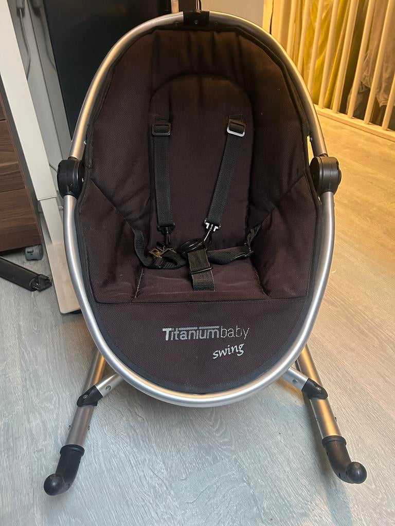 Titanium baby wipstoel, weinig gebruikt!, Ophalen, Zo goed als nieuw