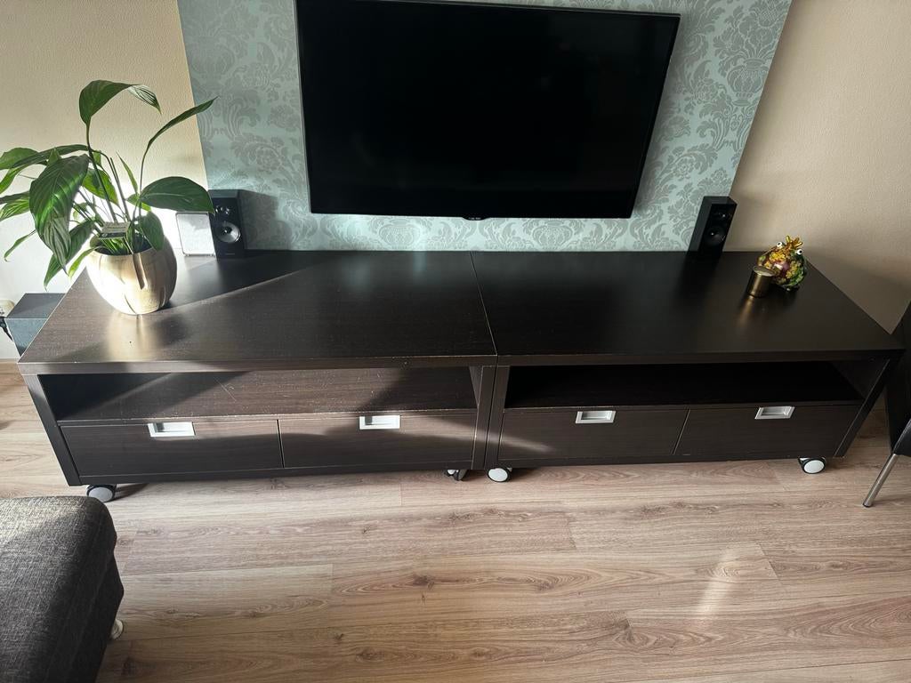 Zwarte IKEA salontafel/tv-meubel met lades 2stuks kan apart, Huis en Inrichting, Kasten | Televisiemeubels, Gebruikt, Minder dan 100 cm
