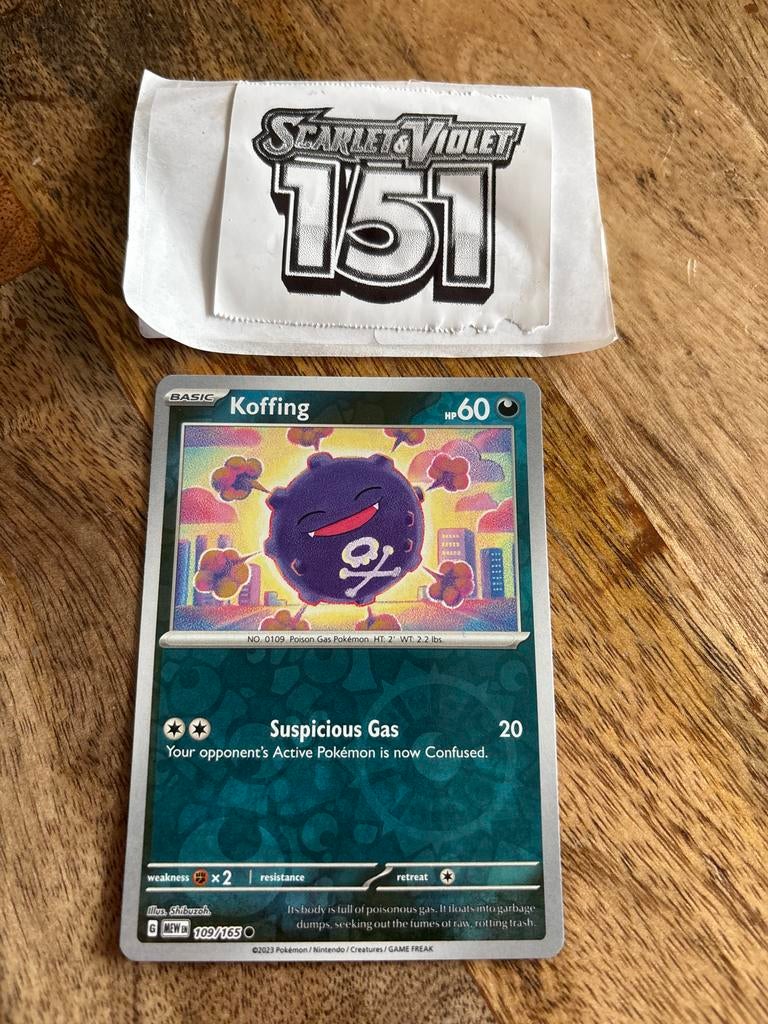 Koffing Pokémon Kaart Scarlet & Violet 151 (109/165), Ophalen of Verzenden, Zo goed als nieuw, Losse kaart