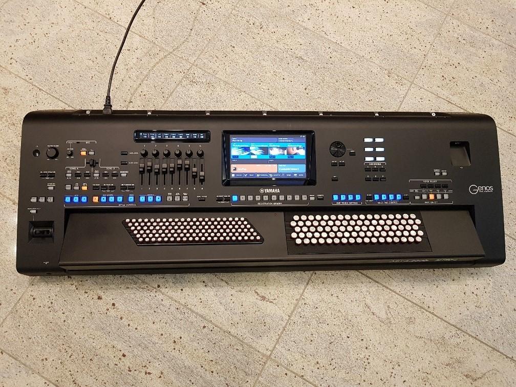 Yamaha Genos Chromatic Workstation B-griff of C-griff, Muziek en Instrumenten, Keyboards, Niet ingevuld, Gebruikt, Niet ingevuld