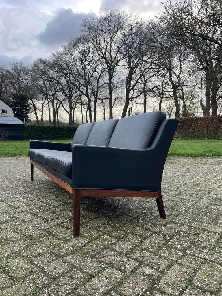 Kai Lyngfeldt Larsen soren willadsen bank zwart leer deens, Huis en Inrichting, Ophalen, Gebruikt, 150 tot 200 cm, Driepersoons