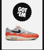 Patta x Nike Air Max 1 'Hyper Crimson', Kleding | Heren, Schoenen, Ophalen, Overige kleuren, Nieuw, Sneakers of Gympen