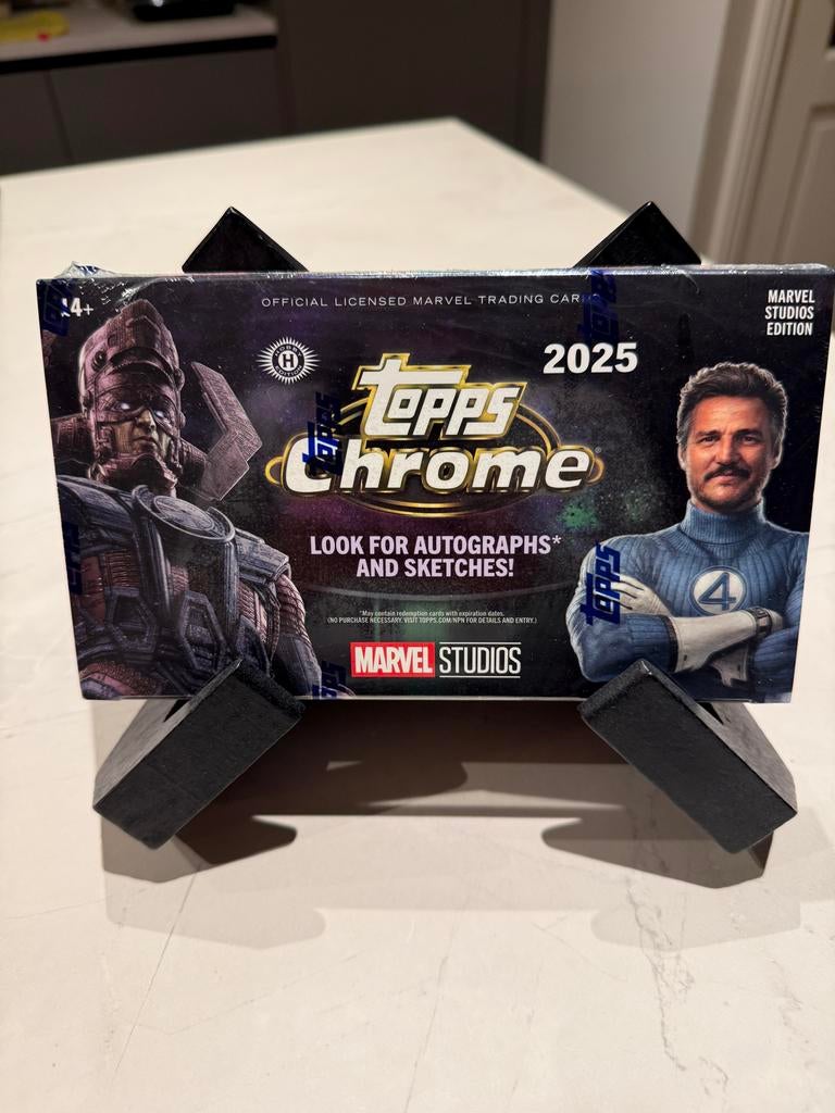 Topps 2025 Marvel Studios Chrome Hobby Box, Ophalen of Verzenden, Nieuw, Boosterbox