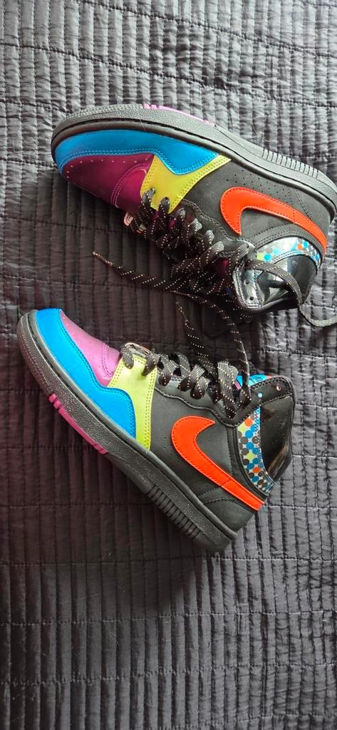 Nike Vintage Metallic Sneakers Maat 38 - Nieuw & Ongebruikt, Kleding | Dames, Schoenen, Ophalen of Verzenden