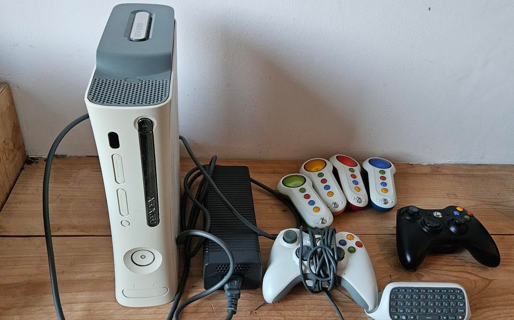 Xbox 360 met spellen, gitaren, drumstel en DJ set, Spelcomputers en Games, Ophalen of Verzenden