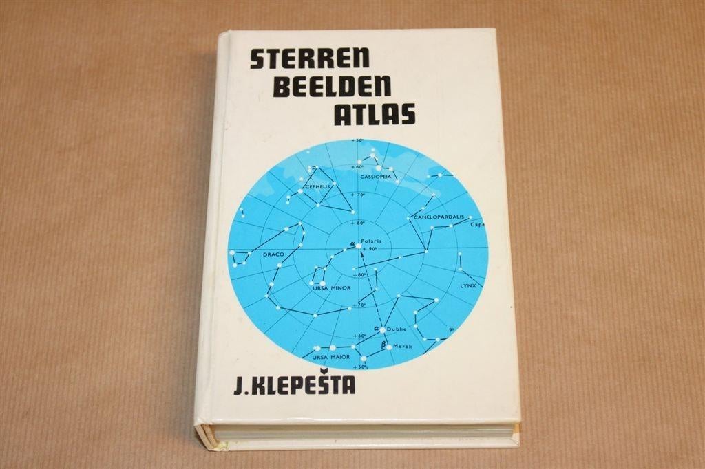 Sterrenbeeldenatlas — Compleet Naslagwerk Sterrenkunde 1975, Boeken, Ophalen of Verzenden, Gelezen, Natuurwetenschap