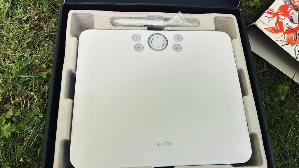 Wacom Bamboo Fun CTE-650/W0-B Tekentablet, Ophalen of Verzenden, Zo goed als nieuw, Bedraad