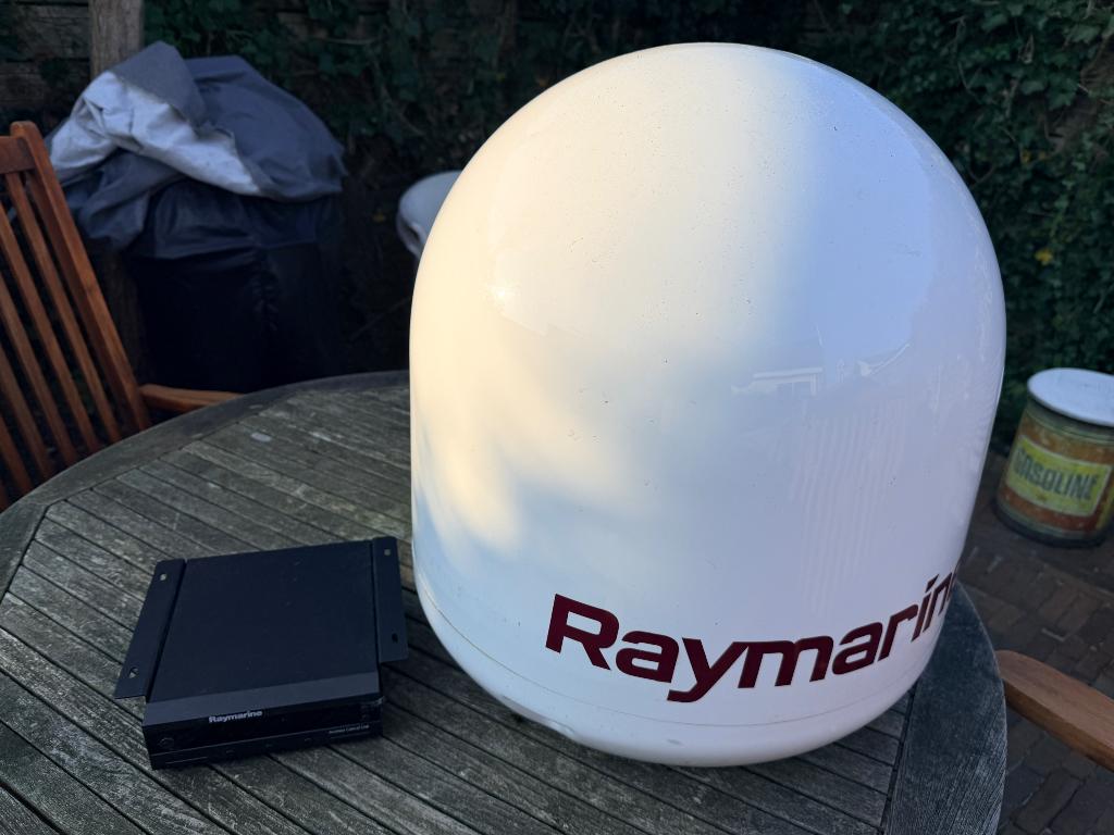 Raymarine 45 STV satelliet  ontvanger E70462 met controlunit, Ophalen, Zo goed als nieuw, Communicatie