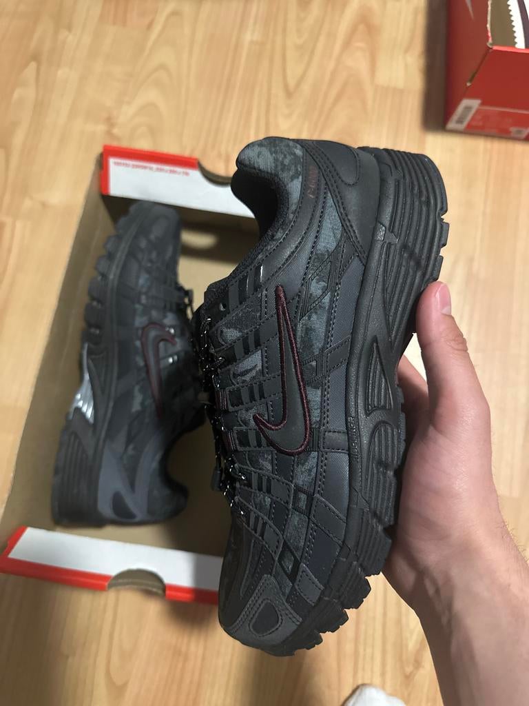 Nike P-6000 Zwart Blauw - Maat 40.5 - Nieuw, Zwart, Nieuw, Ophalen of Verzenden, Sneakers of Gympen