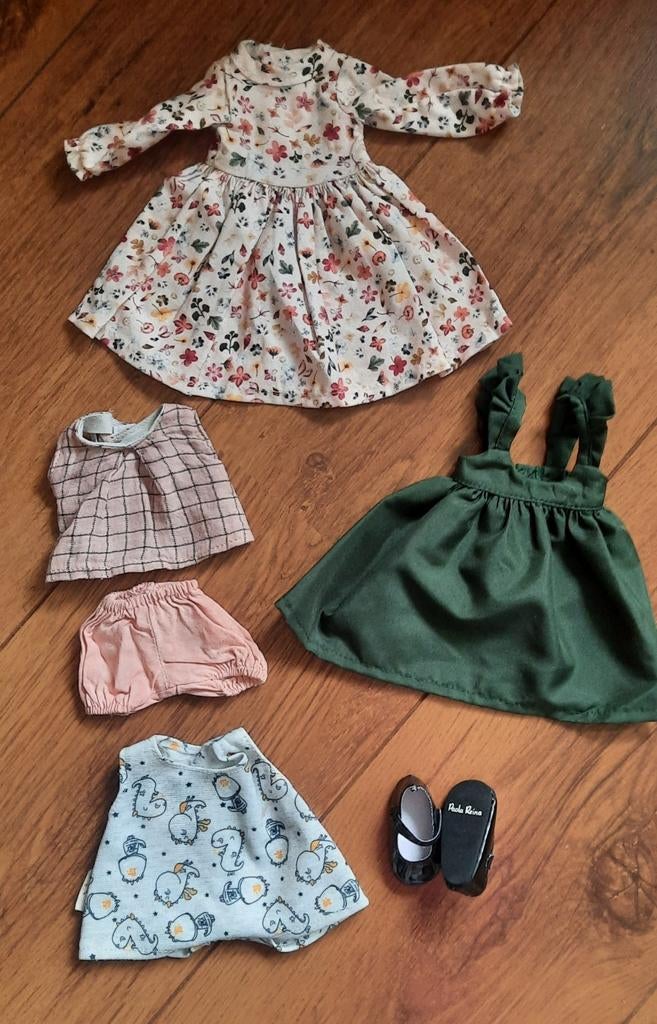 Paola reina amigas 32.cm, originele kleding en schoenen, Ophalen of Verzenden, Zo goed als nieuw, Kleertjes