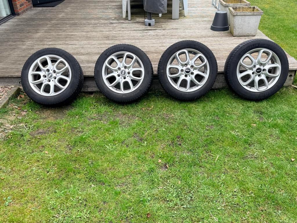 Mini Cooper 16 inch velgen met Michelin CrossClimate banden, Auto-onderdelen, Gebruikt, 16 inch, Banden en Velgen, Ophalen of Verzenden