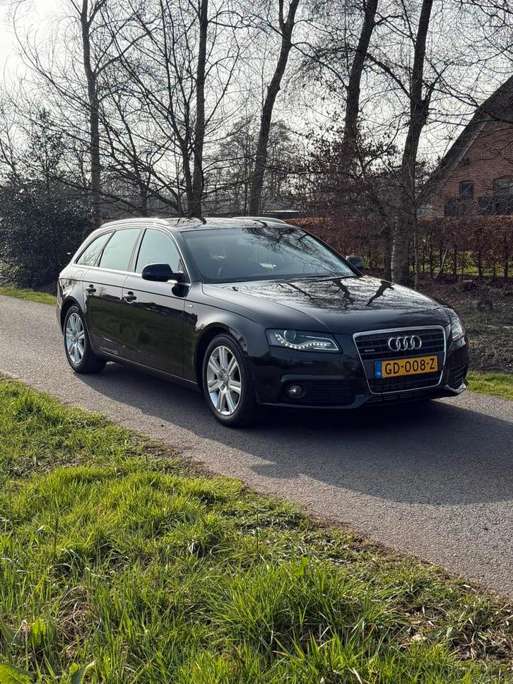 Audi A4 Quattro s-line 1.8 tfsi/Motorblok Gereviseerd, Auto's, Audi, Particulier, A4, 4x4, ABS, Airbags, Airconditioning, Bluetooth
