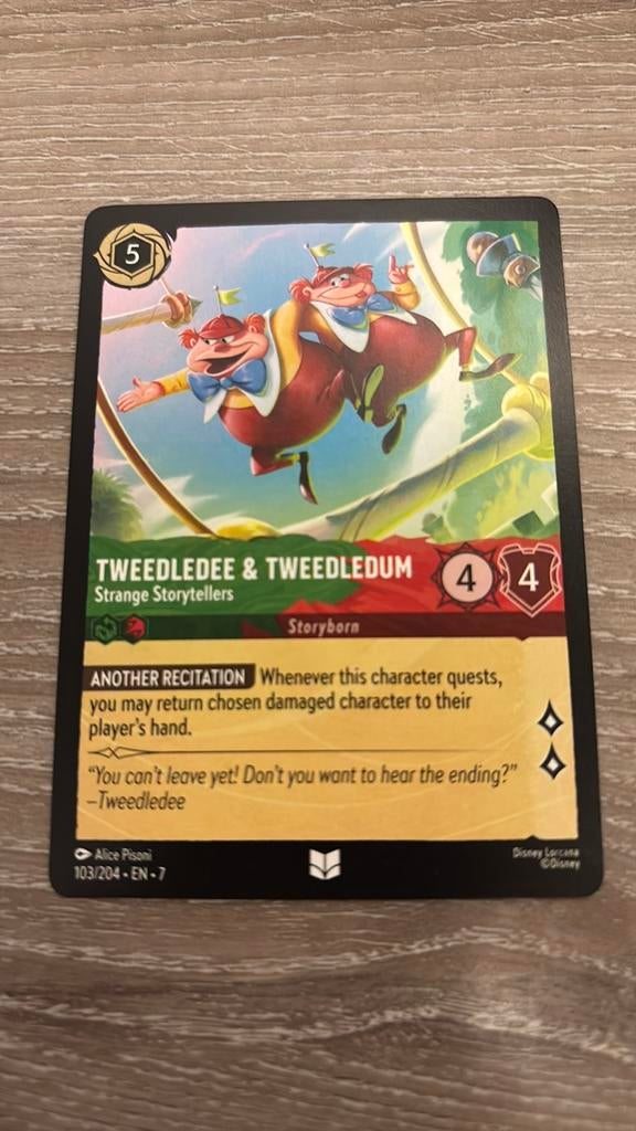Disney Lorcana Tweedledee&Tweedledum 103-204 7ARI nonfoil, Ophalen of Verzenden, Zo goed als nieuw, Losse kaart