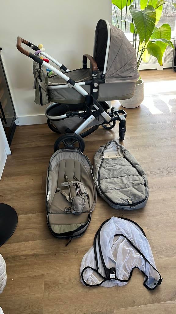 Complete Joolz kinderwagen met toebehoren klaar voor gebruik, Kinderen en Baby's, Kinderwagens en Combinaties, Ophalen, Zo goed als nieuw