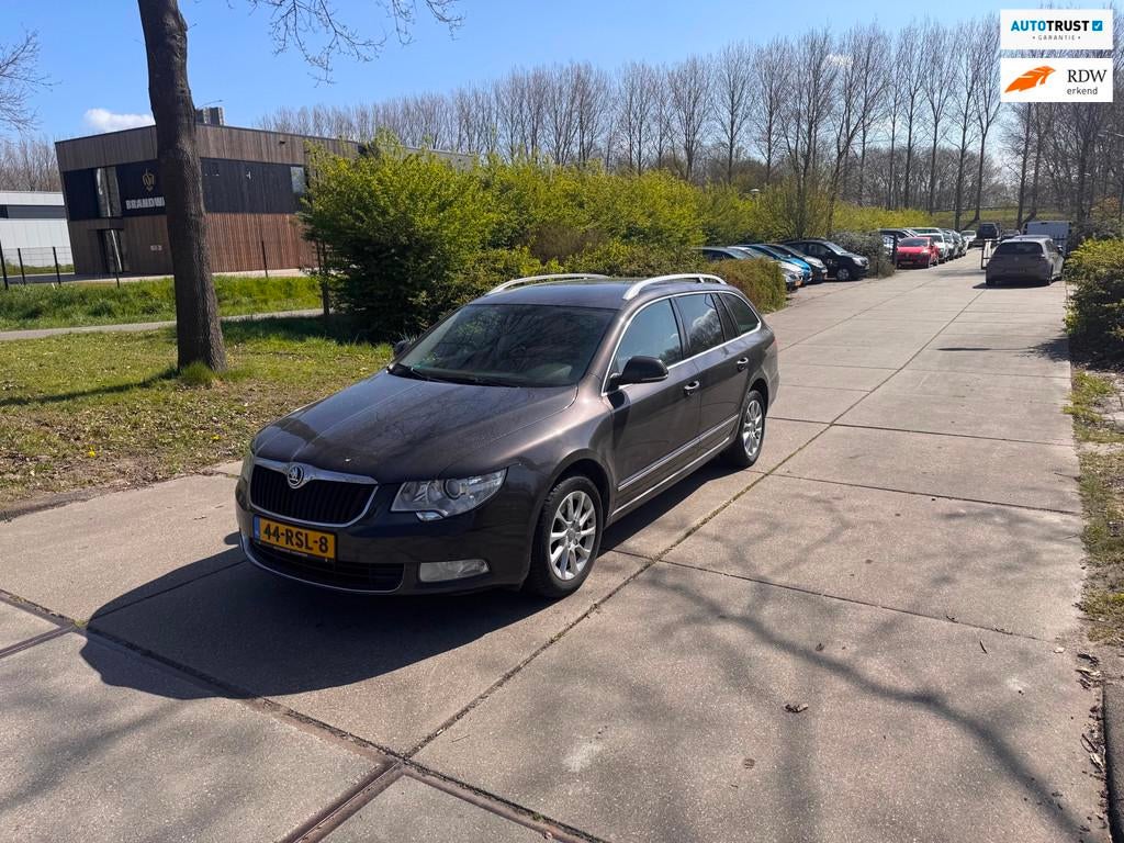 Skoda Superb Combi 1.8 TSI Elegance Business Line GEARBOX DE, Auto's, Euro 5, Gebruikt, 4 cilinders, 1445 kg