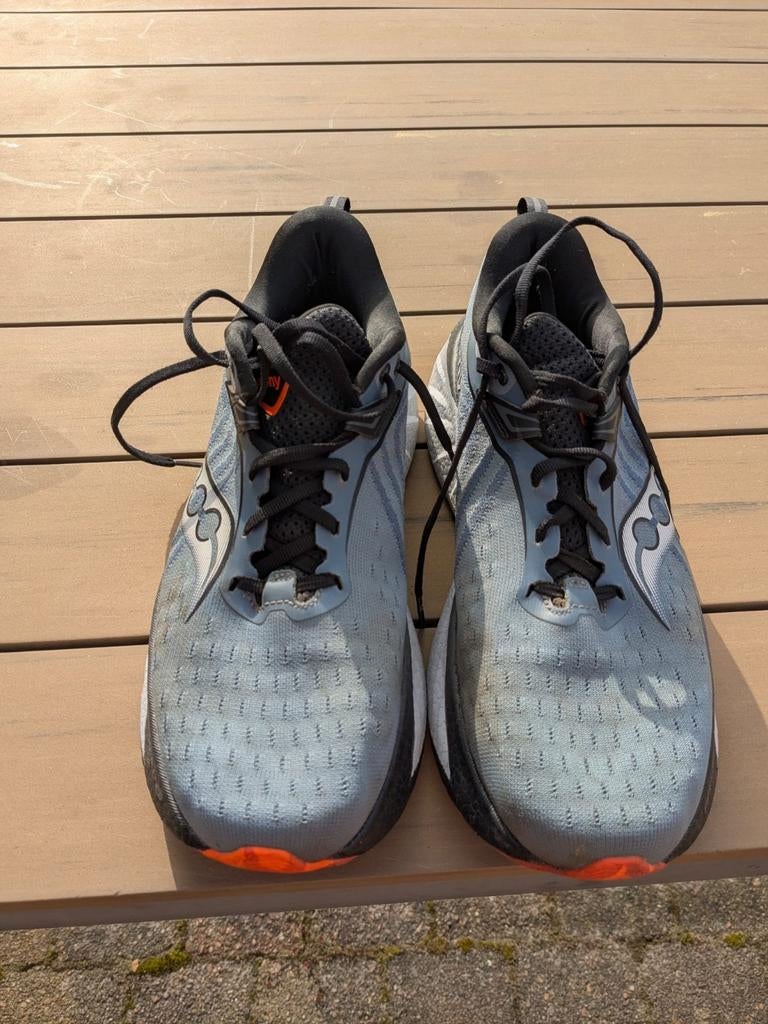 Saucony Triumph 22 maat 43, Maat XS of kleiner, Ophalen of Verzenden, Gebruikt, Schoenen