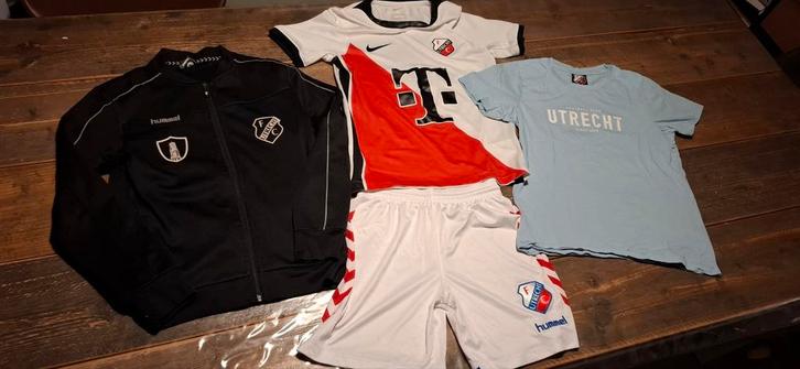 Diverse FC Utrecht kleding maat 134-140 (gebruikt), Kinderen en Baby's, Kinderkleding | Maat 140, Gebruikt, Jongen of Meisje, Setje