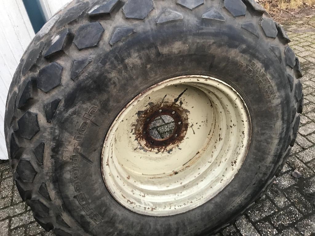 banden op velg, pressol vetvulapparaat, Zakelijke goederen, Agrarisch | Onderdelen | Banden, Velgen en Assen, Ophalen