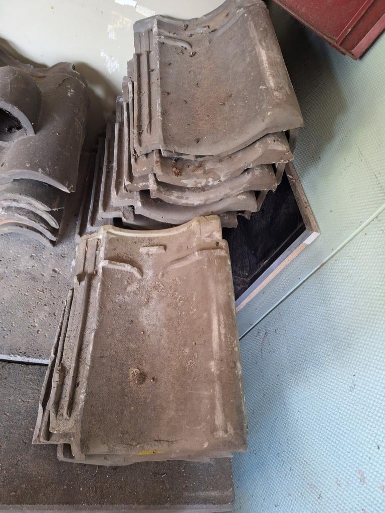 10 gevel pannen rechts Jd, Ophalen of Verzenden, Steen of Klei, 15 m² of meer, Dakpannen