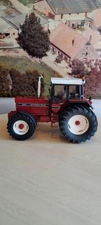 Verbouwde International 1455 Comfort 2000, Hobby en Vrije tijd, Modelauto's | 1:32, Ophalen of Verzenden, Nieuw, Tractor of Landbouw